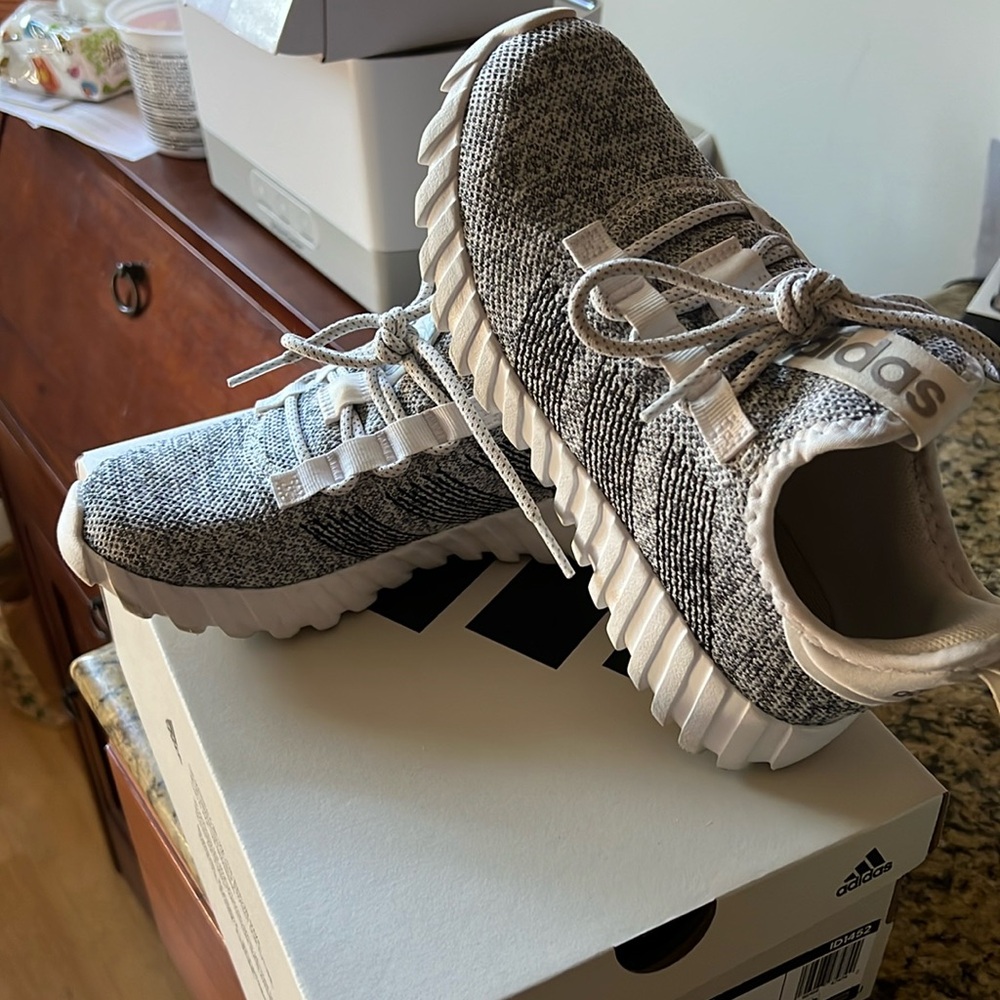 Adidas Kaptir Flow K Trainers in Great Condition!!
